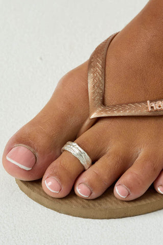 Silver toe ring